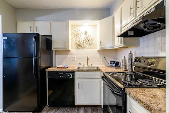 Modern Kitchen at London House Apartments, Lenexa, KS, 66215