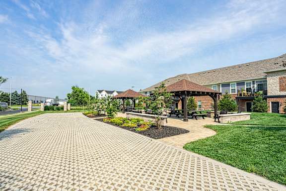 Outdoor Pathway at The Greyson, Hilliard