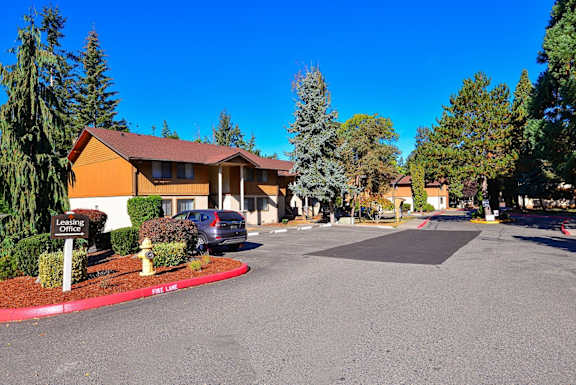 Building Exterior View at Autumn Village, Washington, 98354