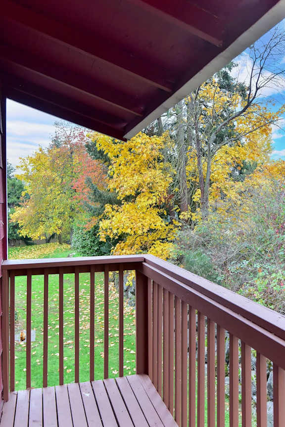 Large Balcony at Brookstone, Washington
