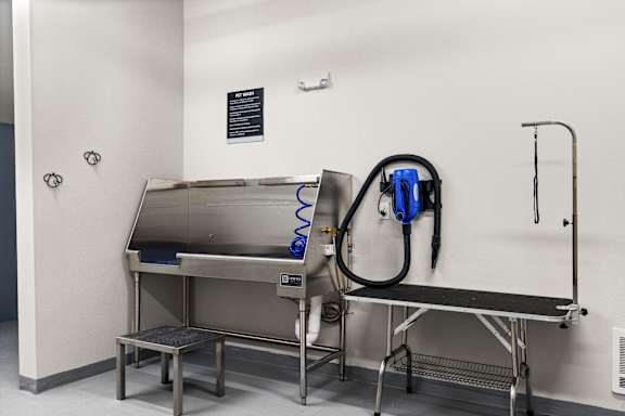 a sink and a machine in a room
