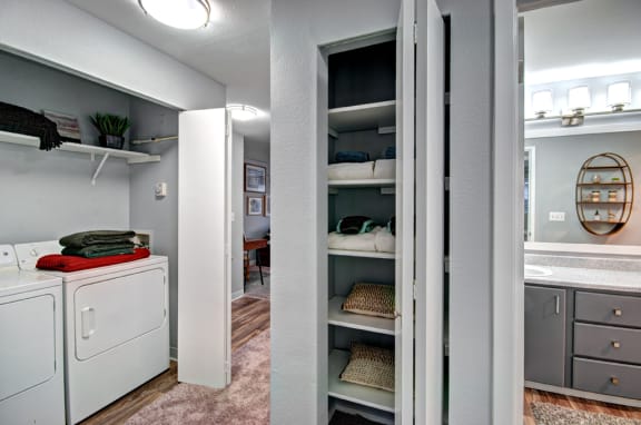 Shelves at Deer Creek Apartments, Puyallup, WA