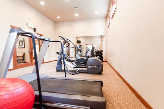 the gym at the preserve apartments