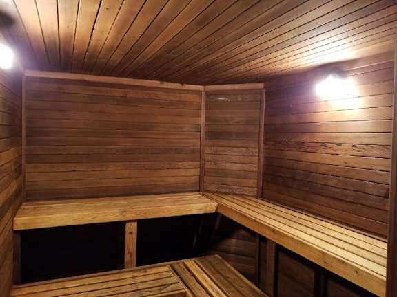 Sauna with Wooden Benches at Signature Pointe, Washington, 98032