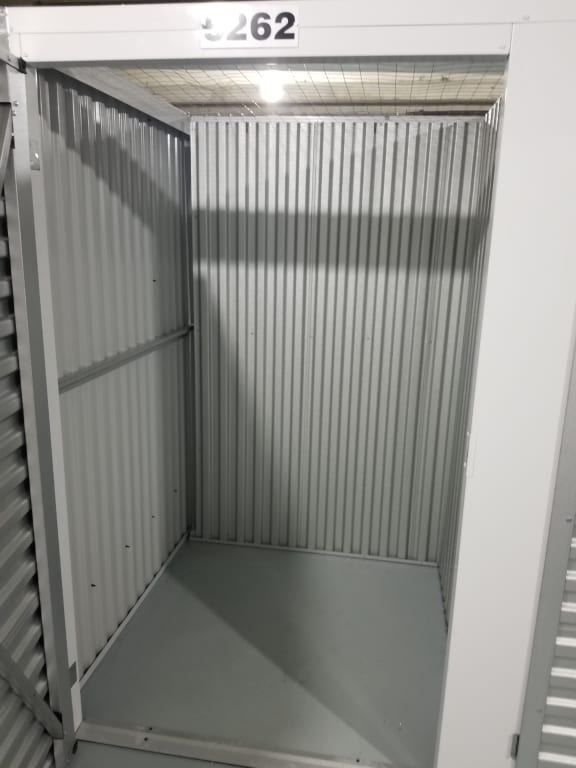 Oakton Park Apartments Storage 04