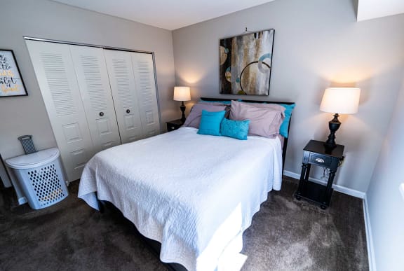 Laurel Village Apartments Bedroom