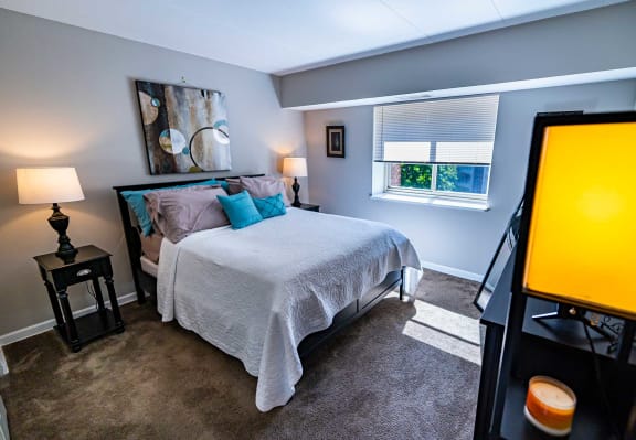 Laurel Village Apartments Bedroom