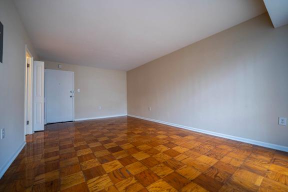 Silver Spring House Studio patio to entry view
