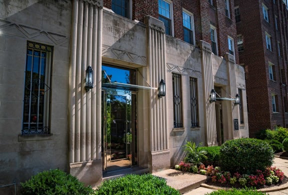 The Metropolitan Apartments Controlled Access 01