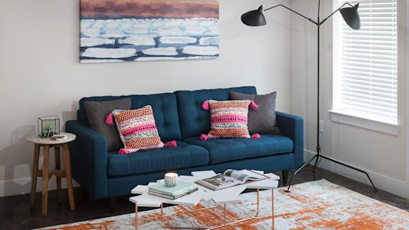 Larq Henderson Apartments | Dallas, TX | Living Room