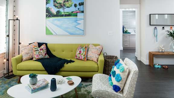 Larq Henderson Apartments | Dallas, TX | Living Room