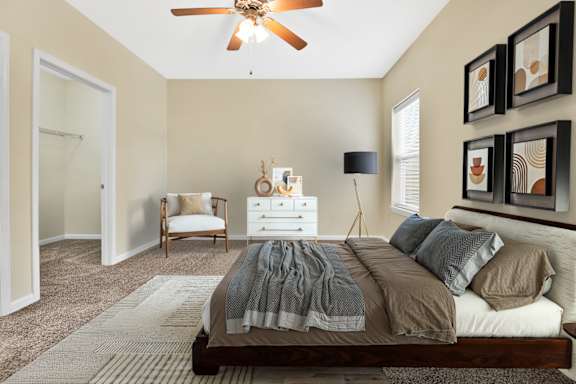 Well Appointed Bedroom at Deer Valley Apartments, Silvis