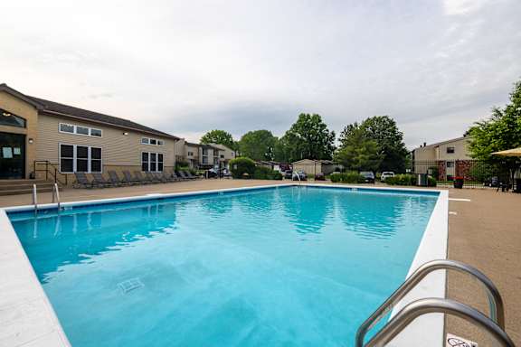 Outdoor Swimming Pool at Indian Ridge Apartments, Iowa