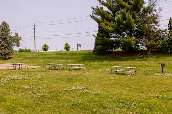 Green Landscape at Kimberly Club Apartments, Iowa, 52807