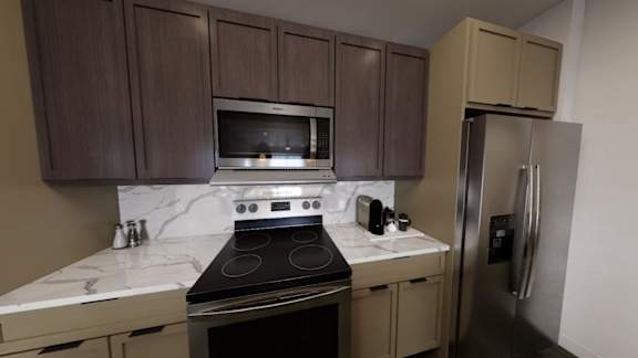 Kitchen Appliances at Terrassa Luxury Apartments, Florida, 32084