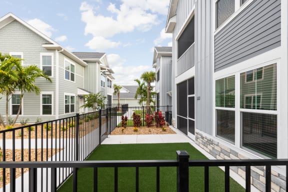 Patio at Palm Grove in Ellenton, FL
