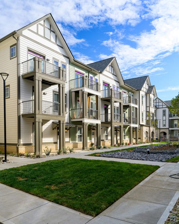 Exterior at Oakbrook Townhomes, Franklin, 37067