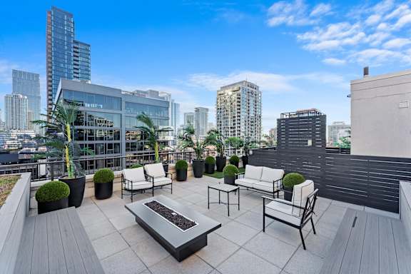 Roof top at Chateau on Wells, Chicago, IL