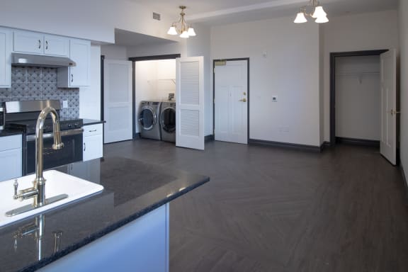 Menaker 503 - living room and kitchen