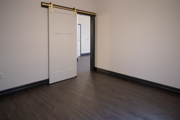 Menaker 503 - bedroom