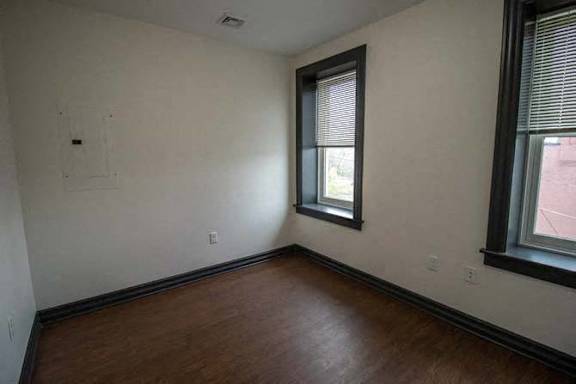 FOX 301 - bedroom