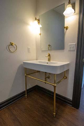 FOX 301 - bathroom
