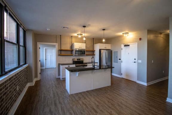 124-604 kitchen/living room