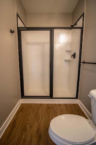 124-604 bathroom 1