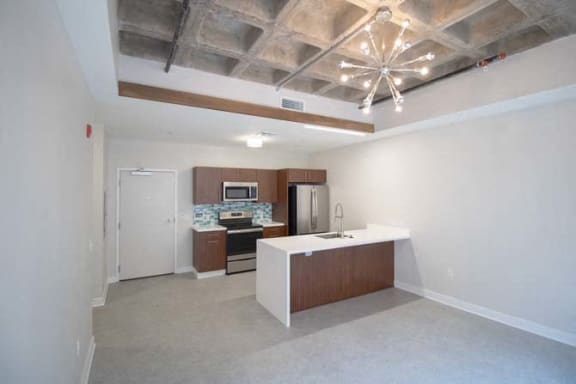 116-505 living room/kitchen