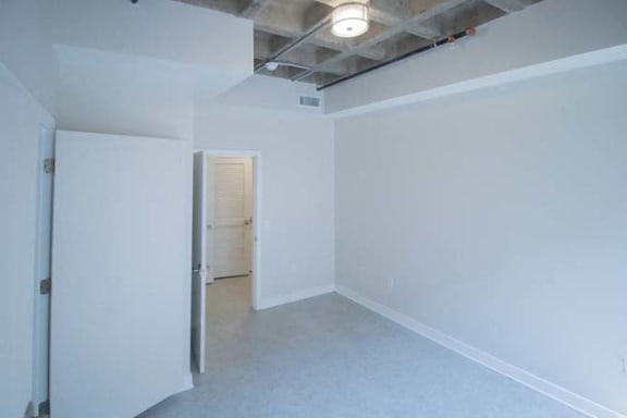 116-505 bedroom