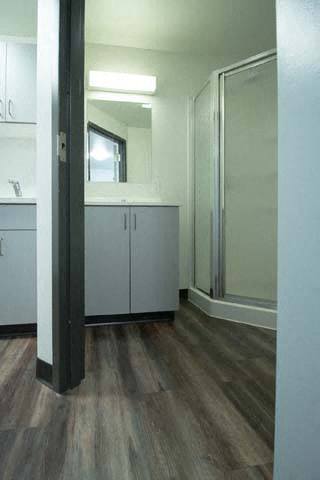 IH - 304 - bathroom