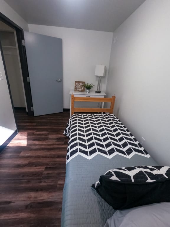 IH 307 - bedroom