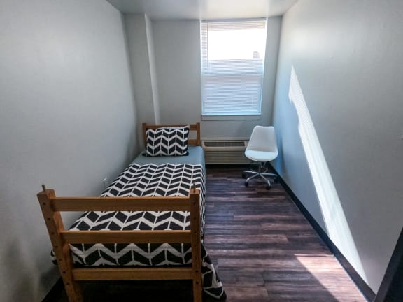 IH 307 - bedroom