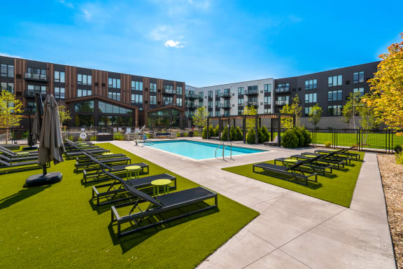 this is a photo of the pool area at the biltmore apartments in dallas,
