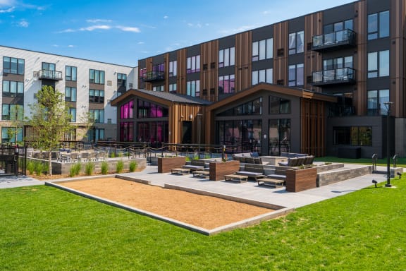 a view of the courtyard and outdoor seating area at the vue at creve coeur