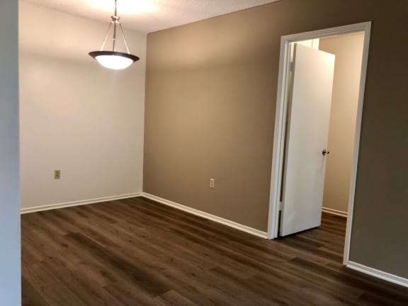 1-Bedroom Dining Space