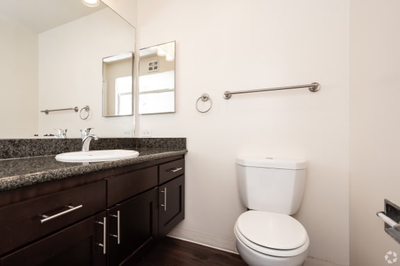 Dresden 2x2 Bathroom