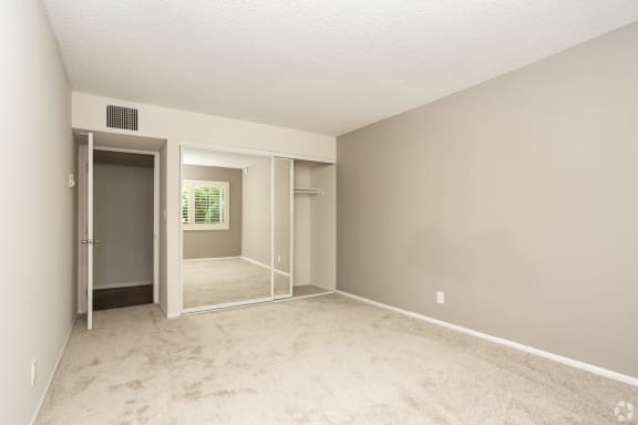 Dresden 2x2 Bedroom
