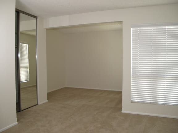 Master with sitting area