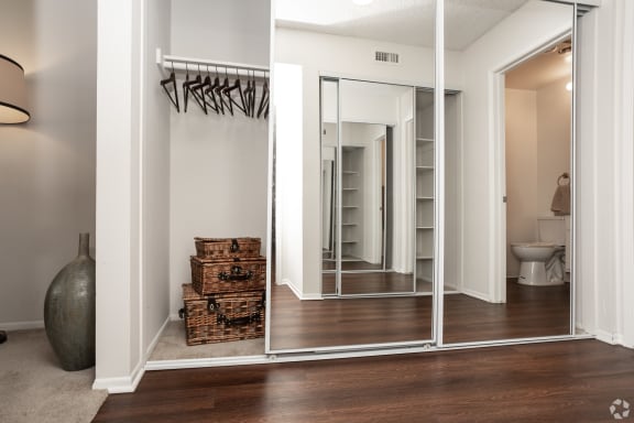 Brussels 1x1 Vanity