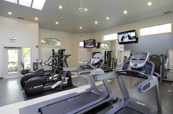 Gym with Modern Machines at Wilsonville Summit Apartments, Wilsonville
