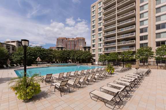 Work from home Apartments in National Landing VA for Rent