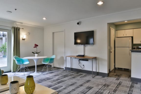 Posh Resident Lounge at Charbonneau, Seattle, WA