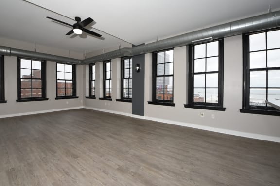 Floor Plan  2 Bed 2 Bath B