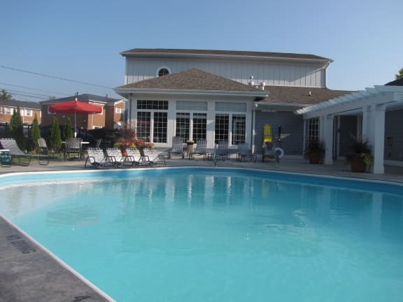 Swimming Pool With Sparkling Water at Heritage Apartments, Columbus, OH, 43212