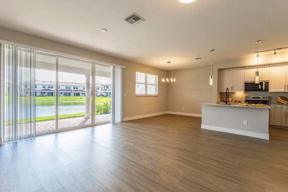 Spacious room at The Falls of Portofino , Florida, 34119