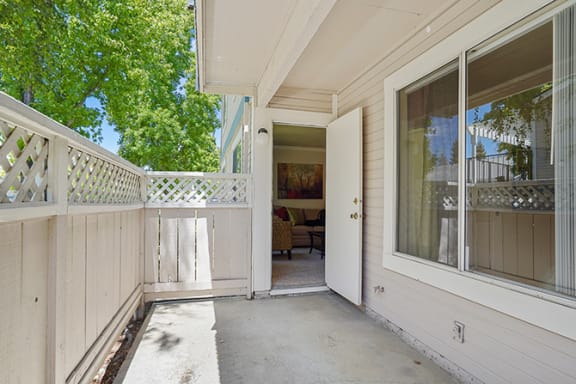 Independent Patio at Clayton Creek Apartments, California, 94521