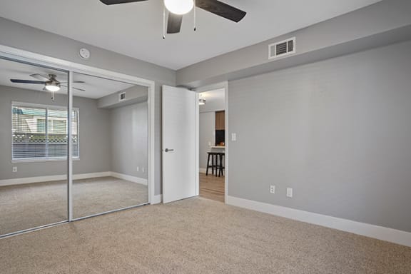 Carpeted Living Area at Clayton Creek Apartments, California, 94521