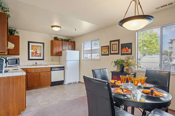 Fully Equipped Dining Area at Cypress Landing, Salinas, CA