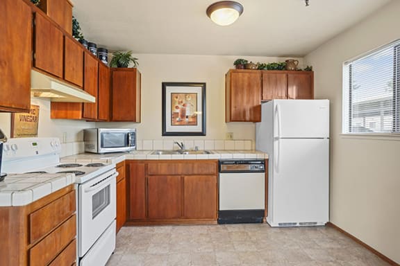Efficient Appliances In Kitchen at Cypress Landing, Salinas, CA, 93907